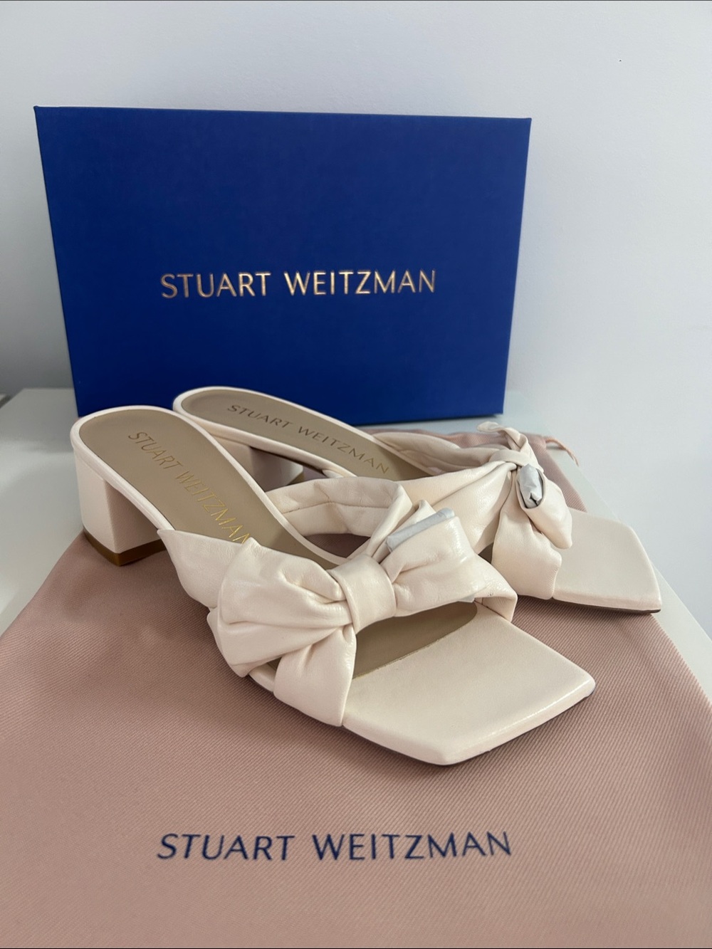 Stuart Weitzman Sofia Bow Slide Sandal - Seashell color